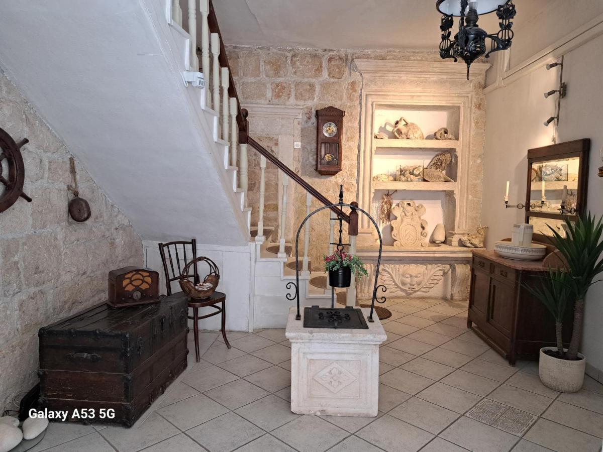 Heritage Rooms Kut Вис Екстериор снимка